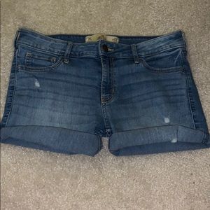 Hollister light washed jean shorts slightly ripped